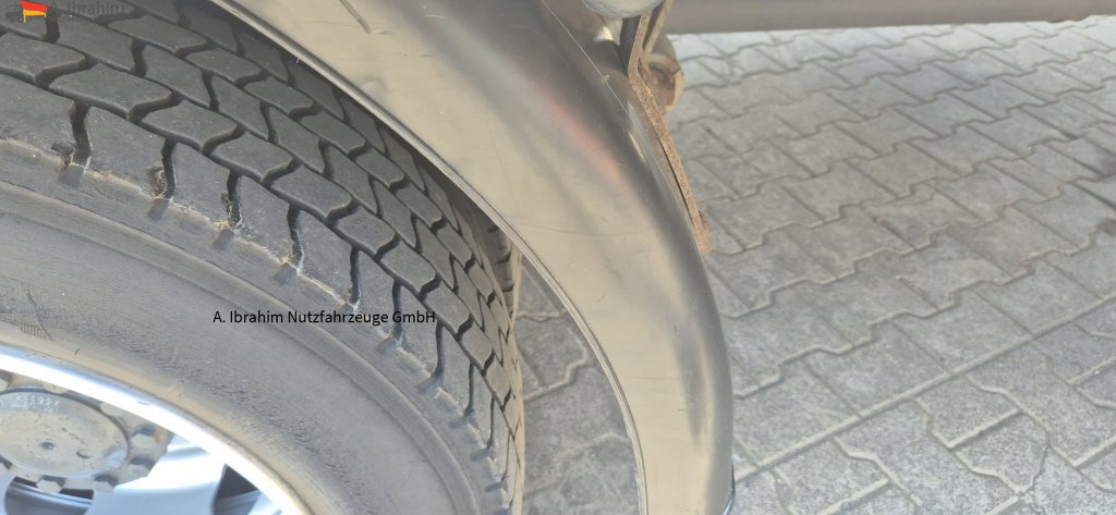 Renault Midlum 180 DCI Werkstattkoffer mit Treppe - Carrinha de contentor: foto 4 Renault Midlum 180 DCI Werkstattkoffer mit Treppe - Carrinha de contentor: foto 4