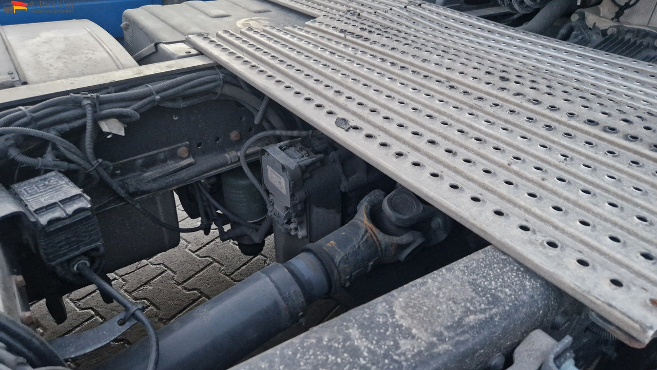 MAN 18.480 TGX XLX Retarder 2x Tank deutsches Fahrzeug, einsatzbereit - Tractor: foto 2 MAN 18.480 TGX XLX Retarder 2x Tank deutsches Fahrzeug, einsatzbereit - Tractor: foto 2