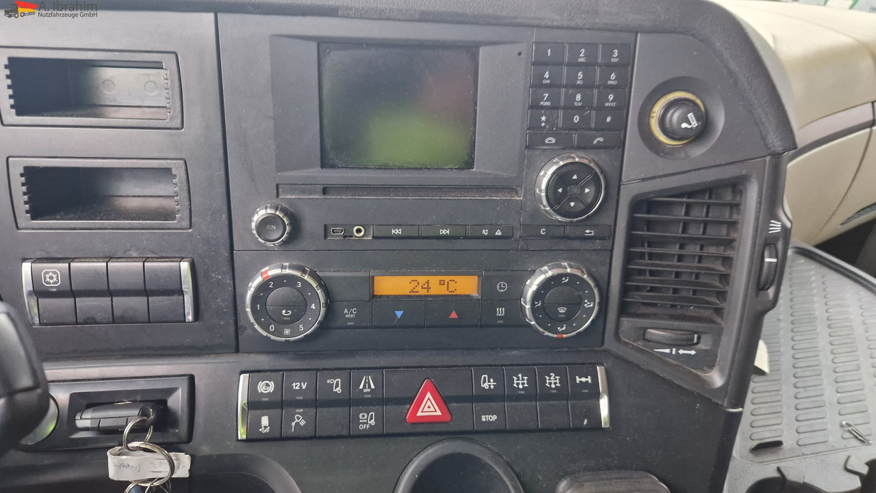 Mercedes-Benz 1843 Topzustand einsatzbereit, Motor nur 150 tkm - Tractor: foto 3 Mercedes-Benz 1843 Topzustand einsatzbereit, Motor nur 150 tkm - Tractor: foto 3