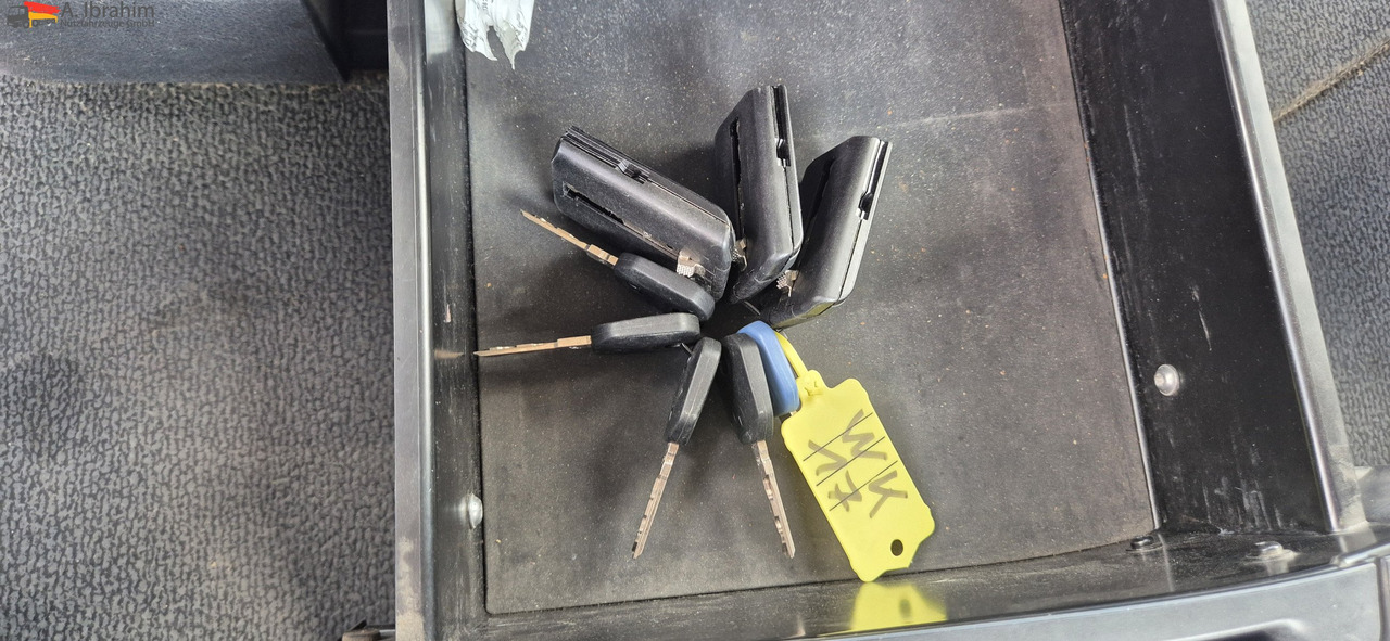 Mercedes-Benz DB 1842H 4x4 Hydrodrive Scheckheft bei Mercedes - Tractor: foto 4 Mercedes-Benz DB 1842H 4x4 Hydrodrive Scheckheft bei Mercedes - Tractor: foto 4