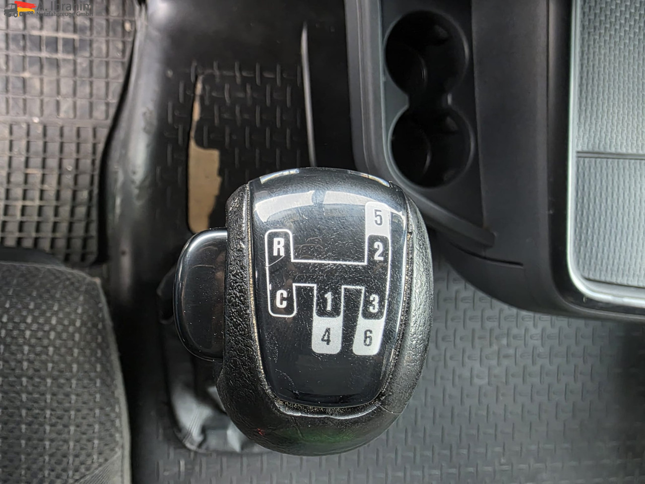 Scania R560 | 6x4 | V8 | Blatt Blatt | Schaltgetriebe |Kipphydraulik | Klima | Trommelbremse| 3 Pedals - Tractor: foto 4 Scania R560 | 6x4 | V8 | Blatt Blatt | Schaltgetriebe |Kipphydraulik | Klima | Trommelbremse| 3 Pedals - Tractor: foto 4