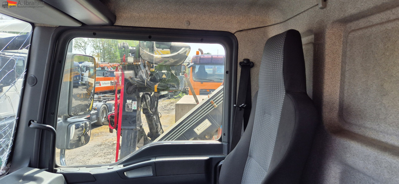 MAN TGL 8.150 4X2 BL Unfallschaden bedingt fahrbereit, Motor ok - Veículo comercial: foto 3 MAN TGL 8.150 4X2 BL Unfallschaden bedingt fahrbereit, Motor ok - Veículo comercial: foto 3