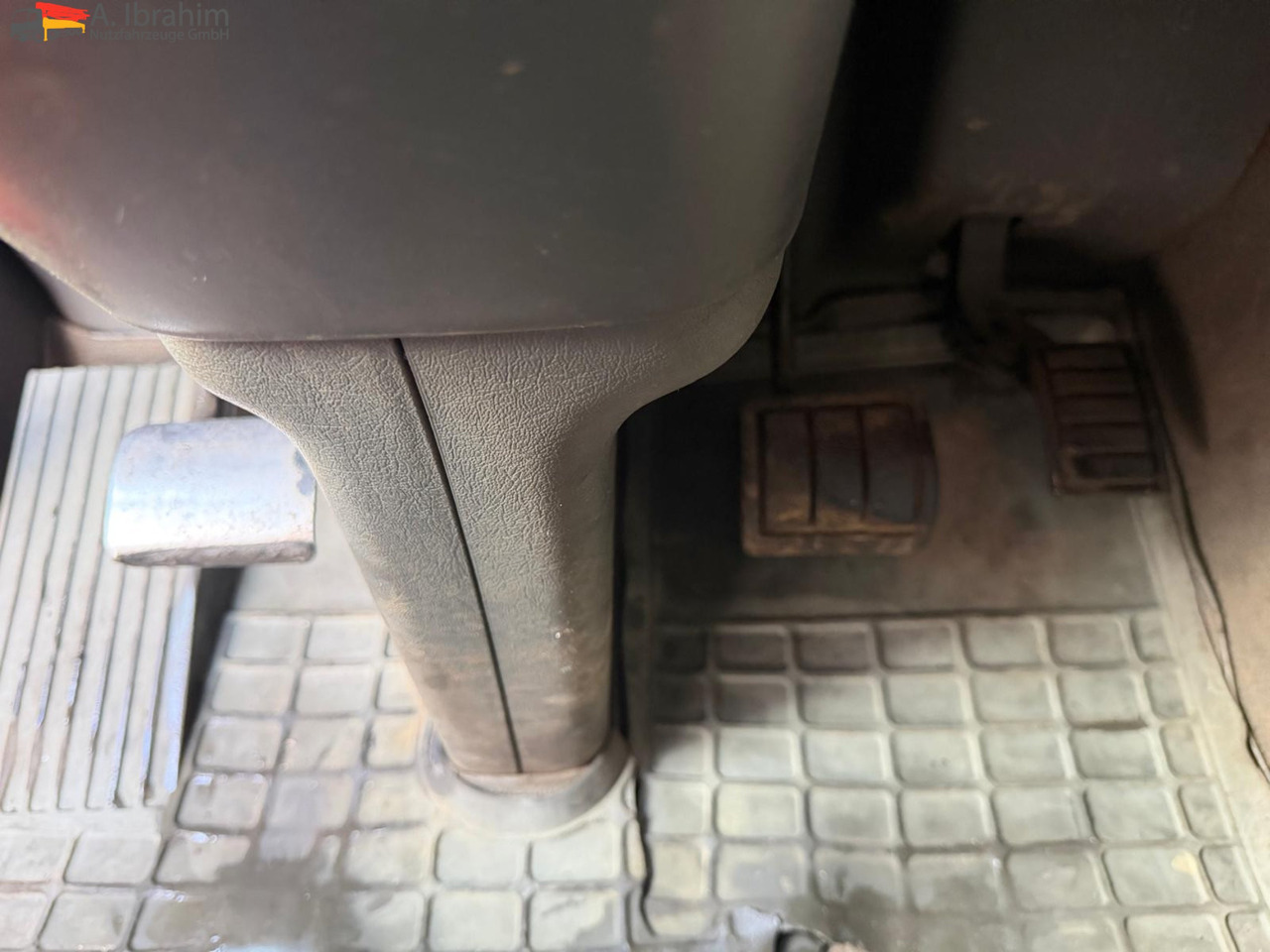 Volvo FH12-420 8x2 Fahrzeugpapiere Schweiz - Camião polibenne: foto 2 Volvo FH12-420 8x2 Fahrzeugpapiere Schweiz - Camião polibenne: foto 2