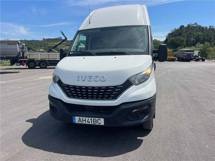 Iveco 35C16HA8V - Furgão: foto 2 Iveco 35C16HA8V - Furgão: foto 2