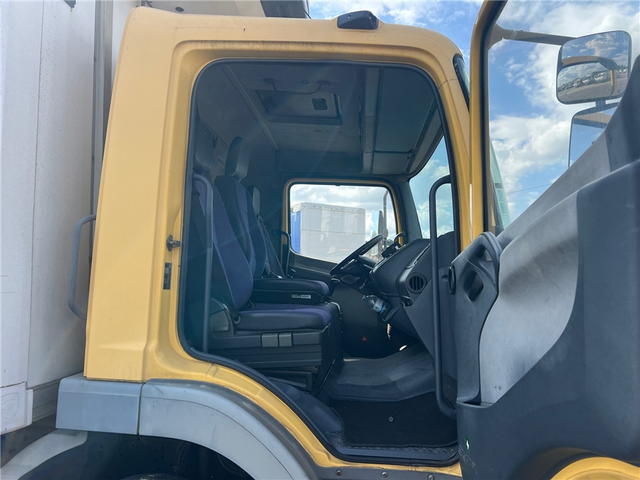 Camião frigorífico MERCEDES-BENZ 1318: foto 7