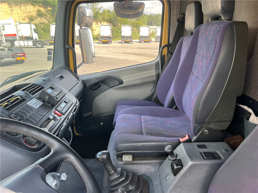 Camião frigorífico MERCEDES-BENZ 1318: foto 10