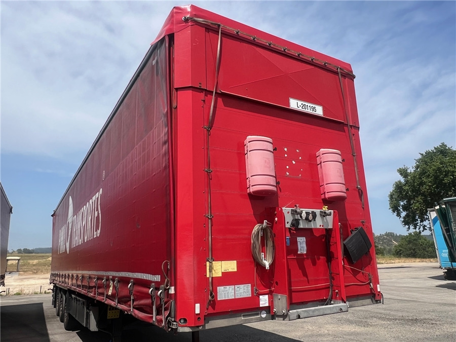 SCHMITZ CARGOBULL SCB-S3T TETO ELEVAR - Semi-reboque de lona: foto 1 SCHMITZ CARGOBULL SCB-S3T TETO ELEVAR - Semi-reboque de lona: foto 1