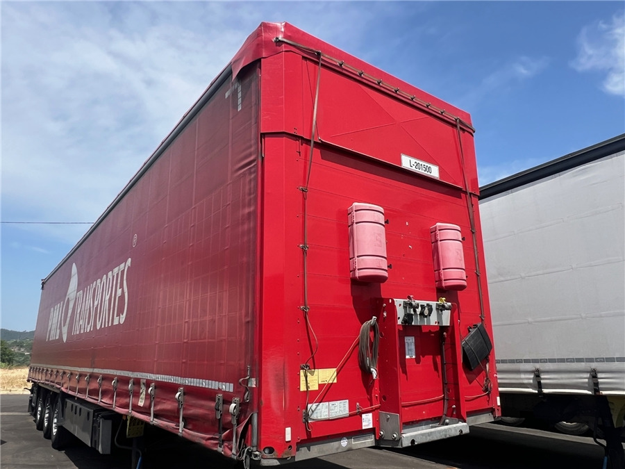 SCHMITZ CARGOBULL SCB-S3T TETO ELEVAR - Semi-reboque de lona: foto 1 SCHMITZ CARGOBULL SCB-S3T TETO ELEVAR - Semi-reboque de lona: foto 1