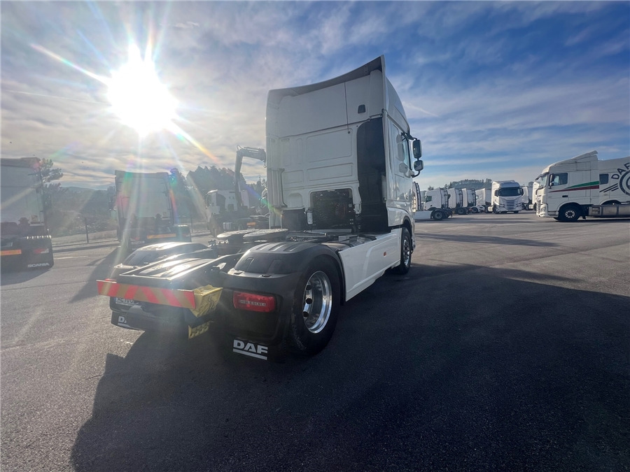 DAF XF 530 Retarder / Airparkoll - Tractor: foto 4 DAF XF 530 Retarder / Airparkoll - Tractor: foto 4
