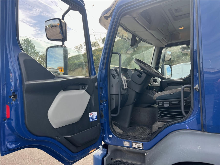 Locação financeira de Volvo FL Volvo FL: foto 16