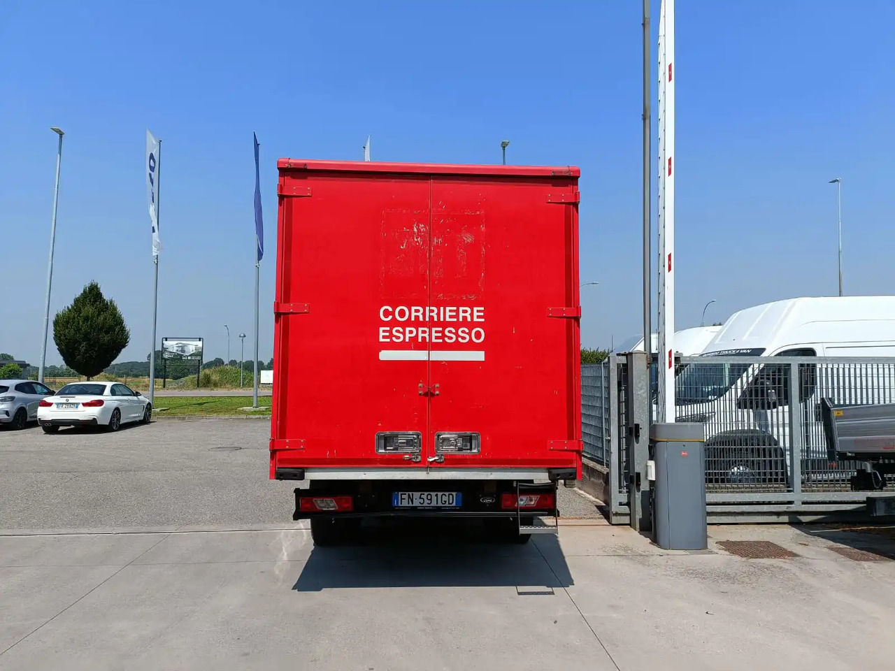 FORD TRANSIT FURGONATO BOX - Carrinha de contentor: foto 5 FORD TRANSIT FURGONATO BOX - Carrinha de contentor: foto 5
