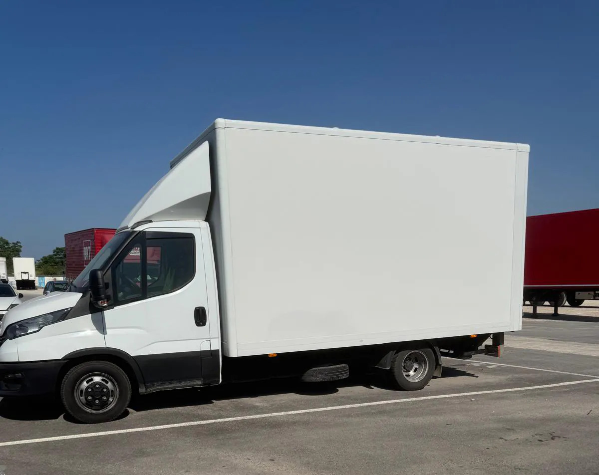 IVECO DAILY 35C14 - Carrinha de contentor: foto 1 IVECO DAILY 35C14 - Carrinha de contentor: foto 1