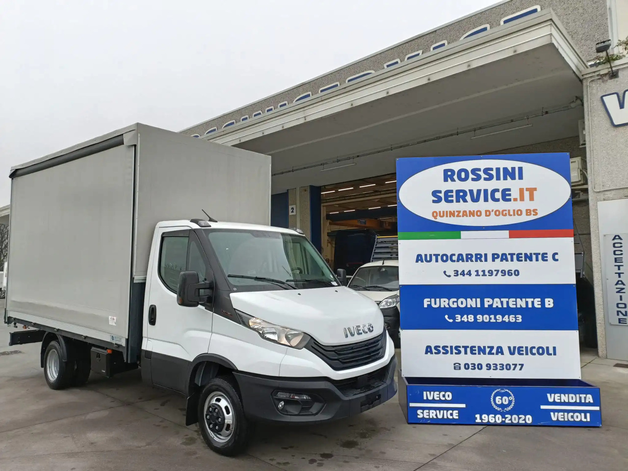 IVECO DAILY 35C16 3000 cc KM 0 - Carrinha de lona: foto 1 IVECO DAILY 35C16 3000 cc KM 0 - Carrinha de lona: foto 1