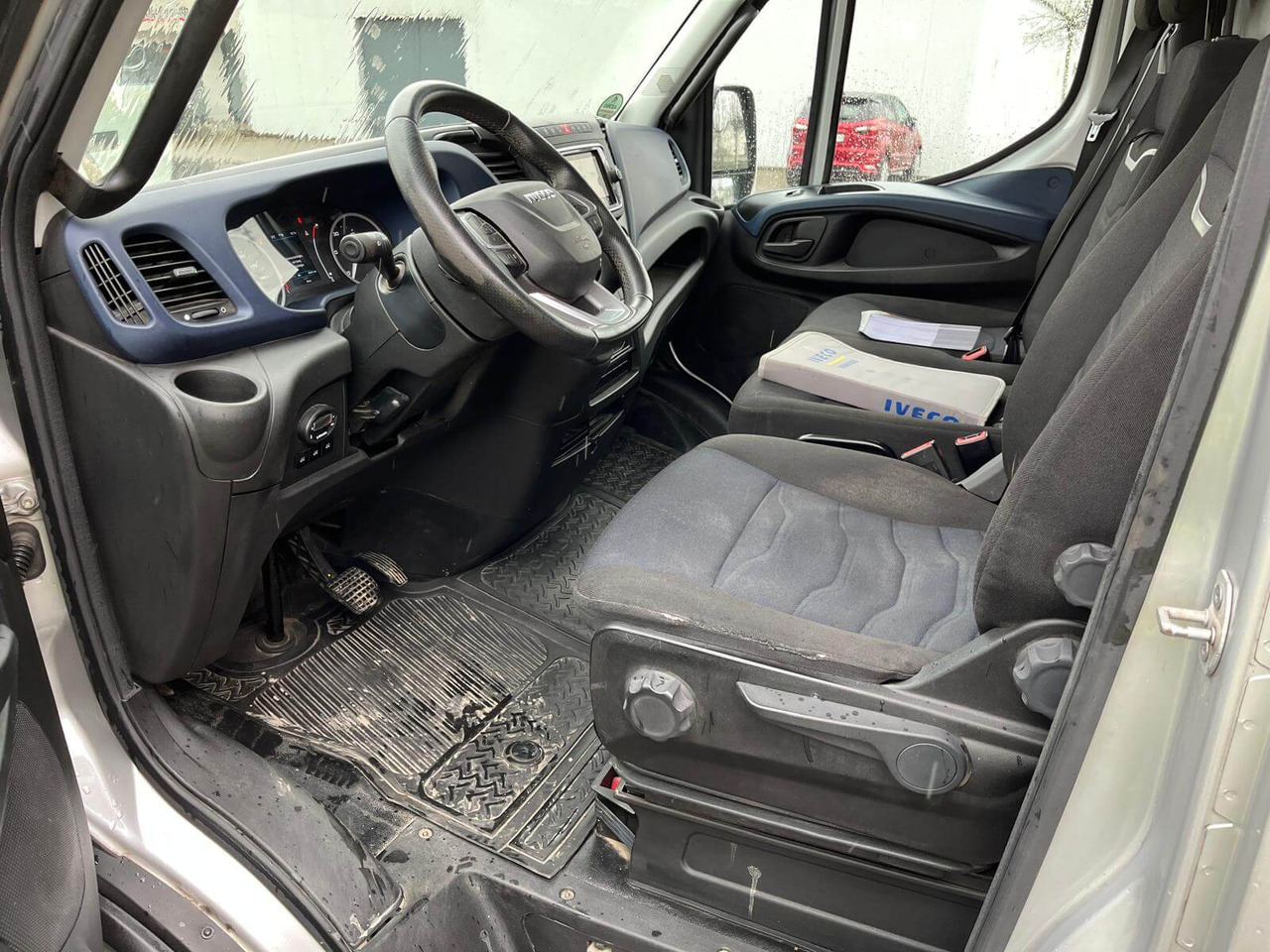 IVECO DAILY 35C18P FURGONE STANDARD - Furgão: foto 4 IVECO DAILY 35C18P FURGONE STANDARD - Furgão: foto 4