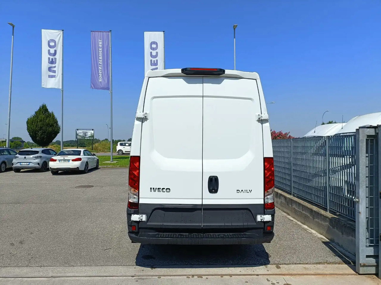 IVECO DAILY 35S14 L2H2 CNG METANO KM 0 - Furgão: foto 3 IVECO DAILY 35S14 L2H2 CNG METANO KM 0 - Furgão: foto 3