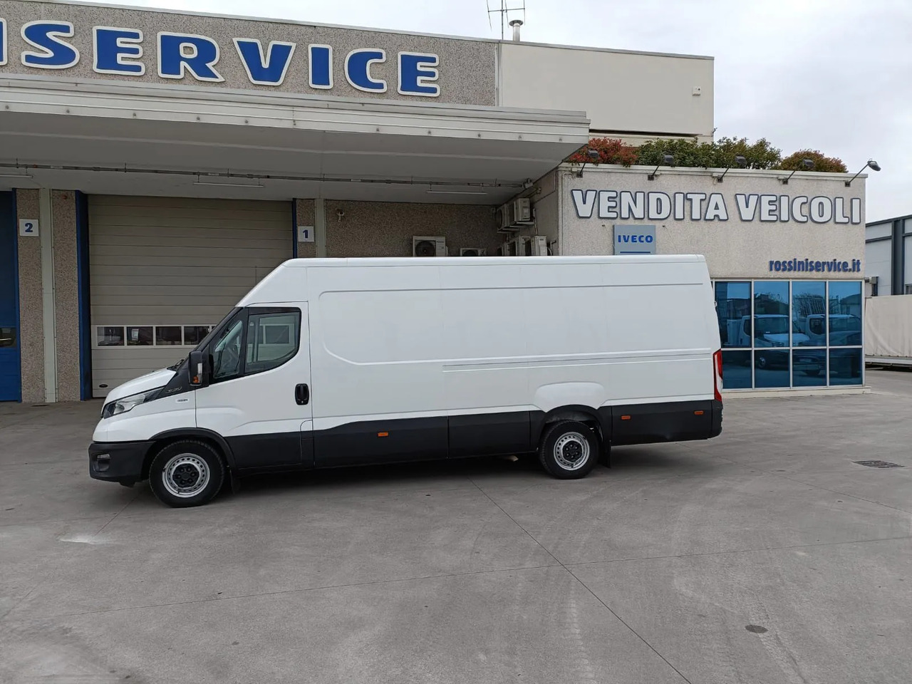 IVECO DAILY 35S16 V - Furgão: foto 5 IVECO DAILY 35S16 V - Furgão: foto 5