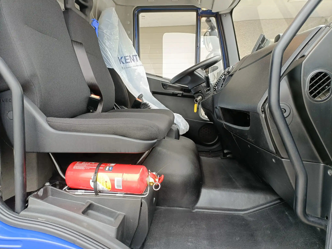 IVECO EUROCARGO 120E22P - Camião chassi: foto 2 IVECO EUROCARGO 120E22P - Camião chassi: foto 2