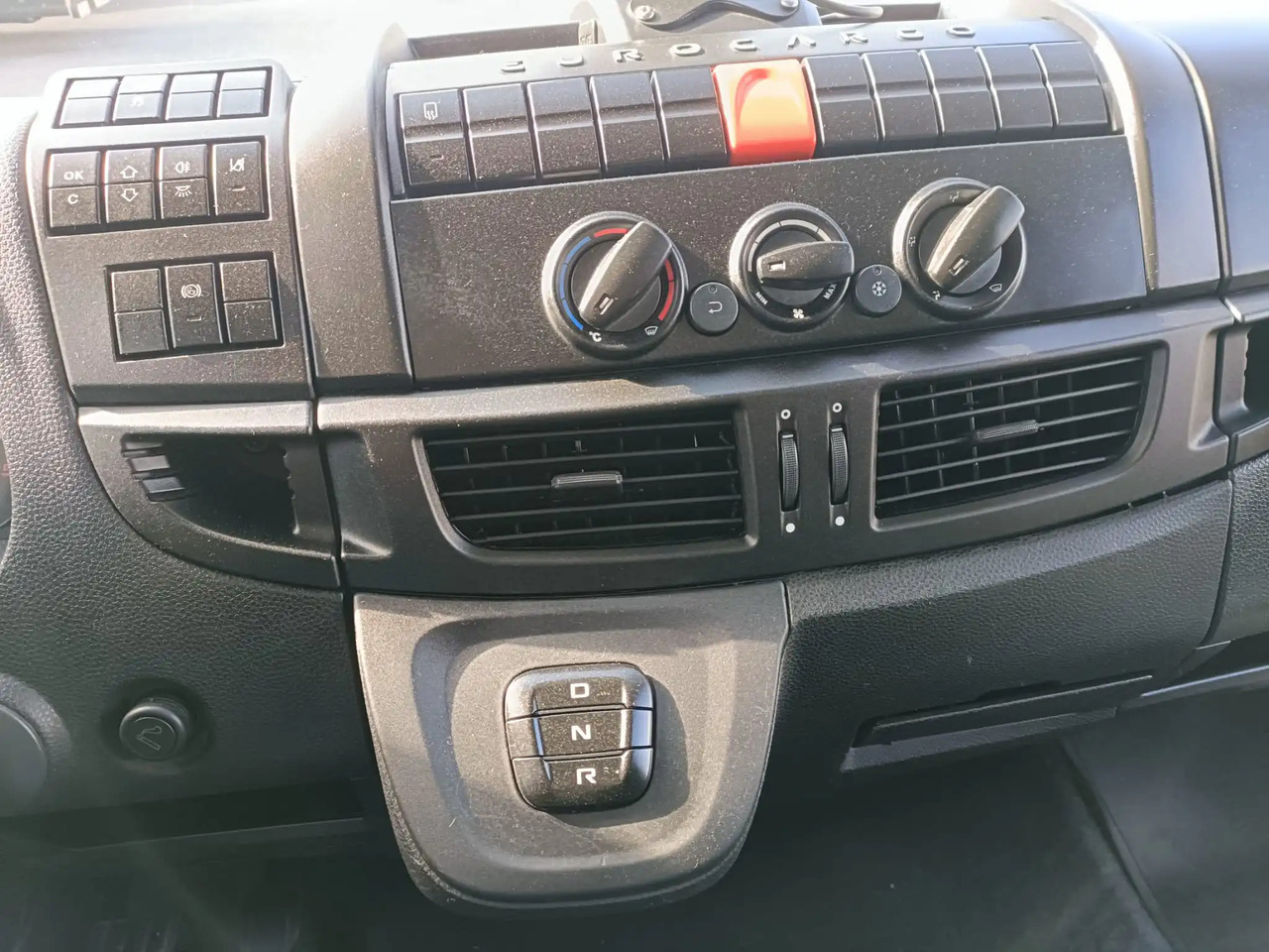 IVECO EUROCARGO 160E25P - Camião chassi: foto 3 IVECO EUROCARGO 160E25P - Camião chassi: foto 3