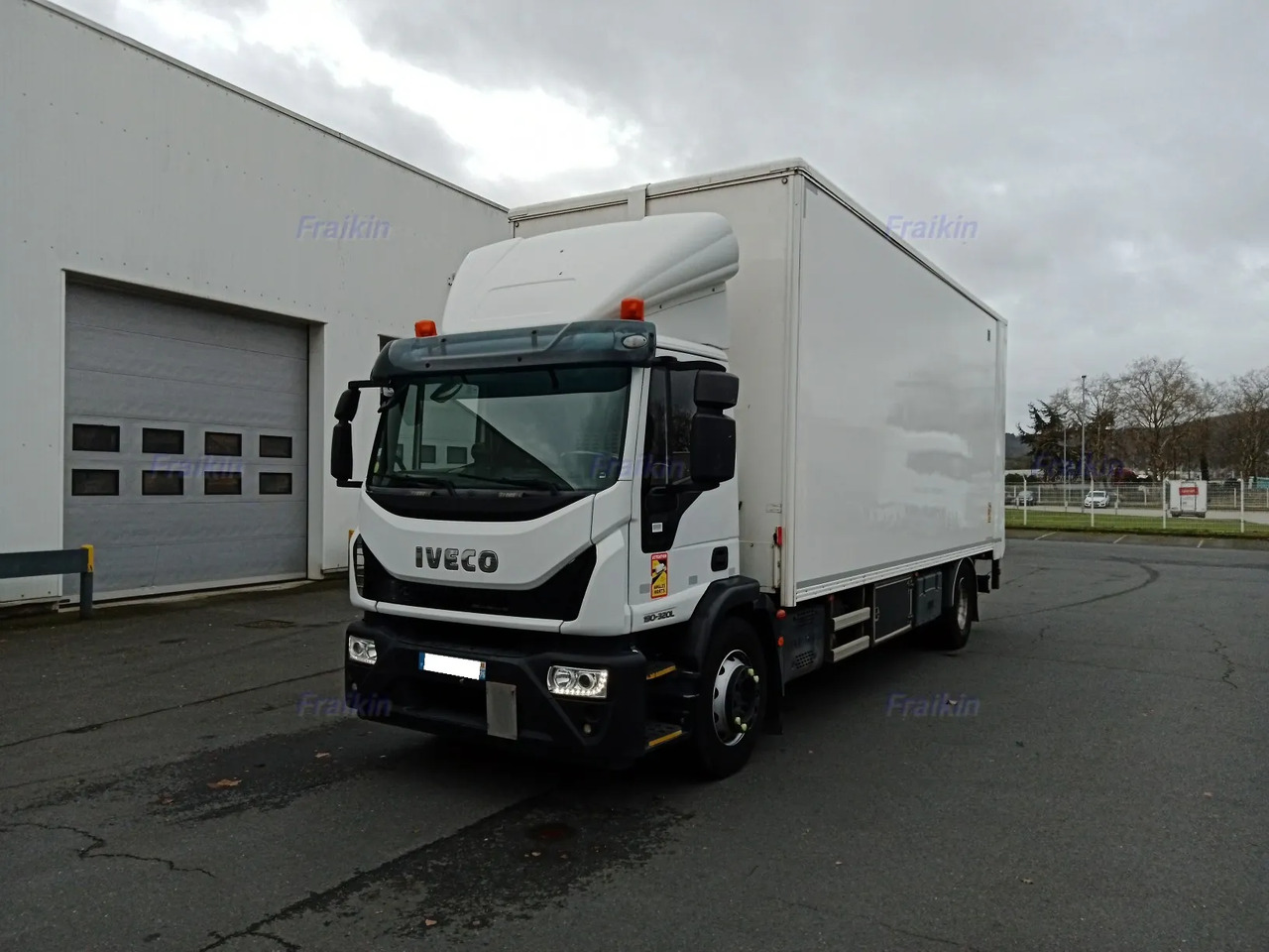 IVECO EUROCARGO 180EL32P EURO 6 - Camião furgão: foto 1 IVECO EUROCARGO 180EL32P EURO 6 - Camião furgão: foto 1