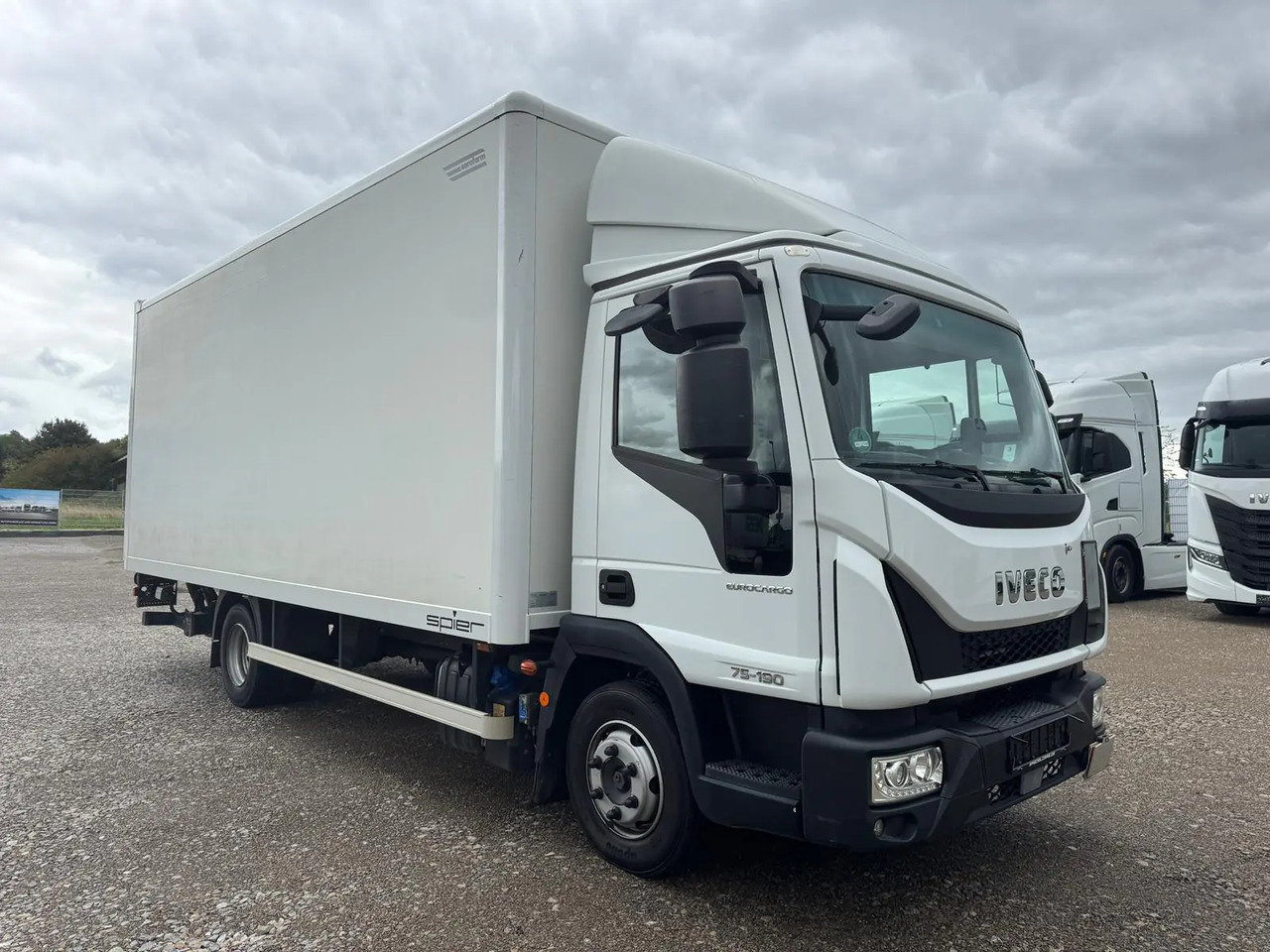 IVECO EUROCARGO 75E19P - Camião furgão: foto 4 IVECO EUROCARGO 75E19P - Camião furgão: foto 4