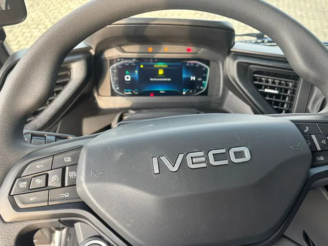 IVECO STRALIS S-WAY AS440S50 T/P - Camião chassi: foto 3 IVECO STRALIS S-WAY AS440S50 T/P - Camião chassi: foto 3