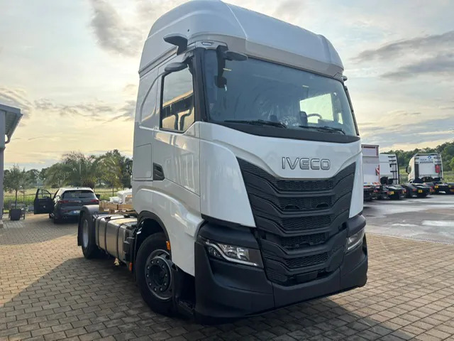 IVECO STRALIS S-WAY AS440S50 T/P - Camião chassi: foto 1 IVECO STRALIS S-WAY AS440S50 T/P - Camião chassi: foto 1