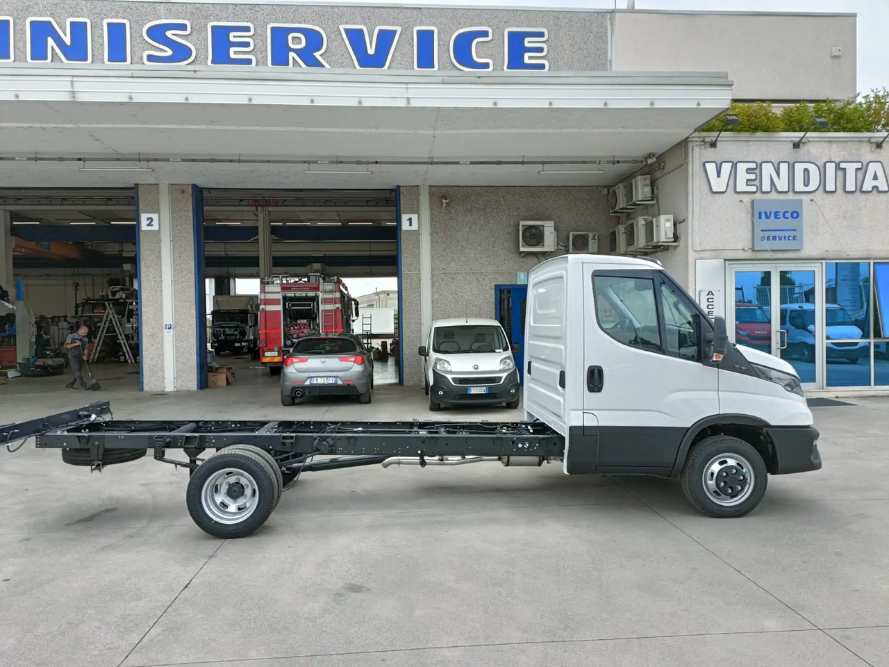 IVECO DAILY 35C18 MOD. 2025 A TELAIO NUOVO - Veículo comercial: foto 4 IVECO DAILY 35C18 MOD. 2025 A TELAIO NUOVO - Veículo comercial: foto 4