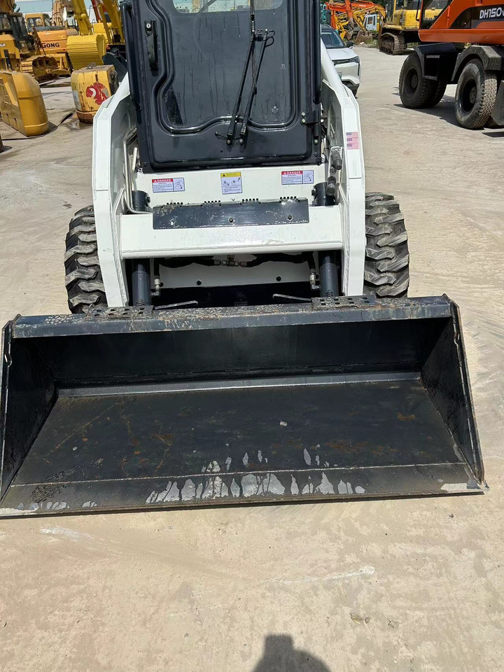 Bobcat S160 - Mini pá carregadora: foto 1 Bobcat S160 - Mini pá carregadora: foto 1