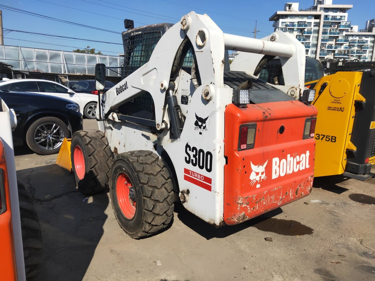 Bobcat S300 - Mini pá carregadora: foto 1 Bobcat S300 - Mini pá carregadora: foto 1