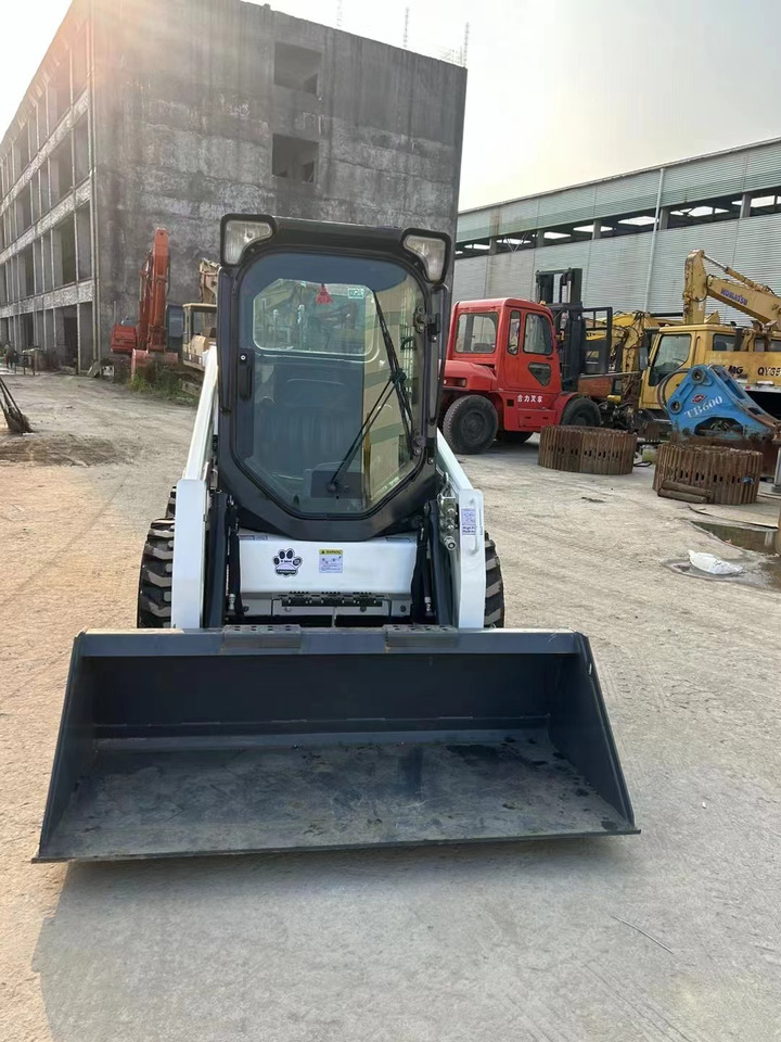 Bobcat S450 - Mini pá carregadora: foto 1 Bobcat S450 - Mini pá carregadora: foto 1