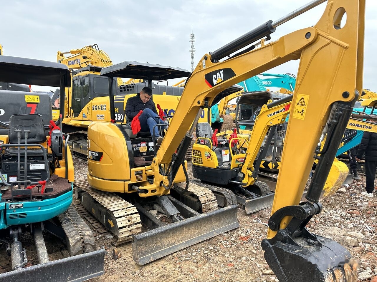 Caterpillar 303E - Mini escavadeira: foto 2 Caterpillar 303E - Mini escavadeira: foto 2