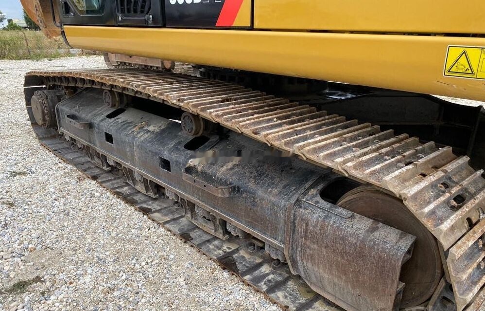 Escavadora de rastos Caterpillar 330D2L: foto 8 Escavadora de rastos Caterpillar 330D2L: foto 8