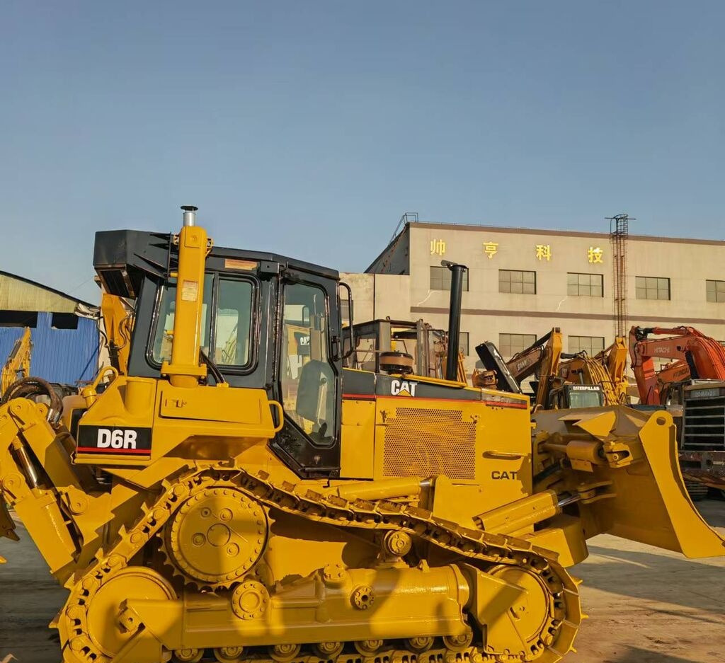 Caterpillar D6R - Buldôzer: foto 5 Caterpillar D6R - Buldôzer: foto 5