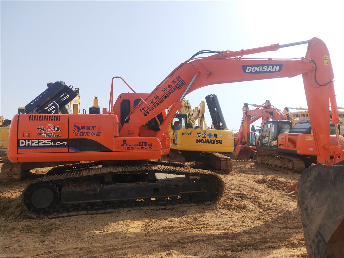 Doosan DH225 - Escavadora de rastos: foto 5 Doosan DH225 - Escavadora de rastos: foto 5