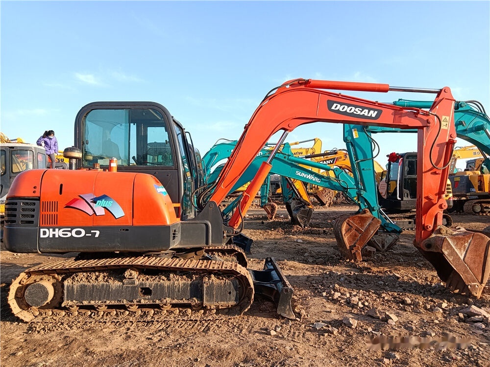 Doosan DH60-7 - Mini escavadeira: foto 1 Doosan DH60-7 - Mini escavadeira: foto 1