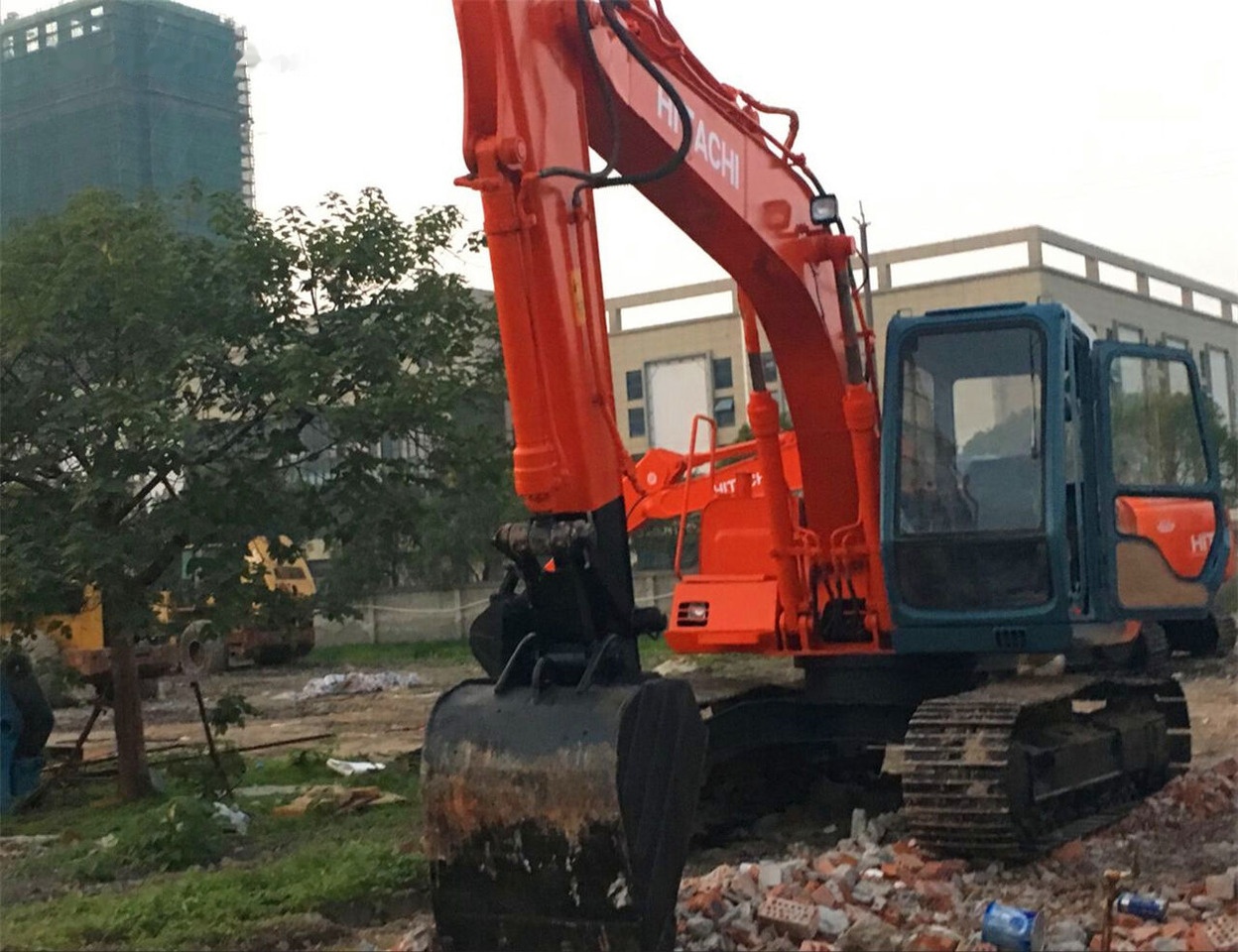 Hitachi EX120-3 - Escavadora de rastos: foto 5 Hitachi EX120-3 - Escavadora de rastos: foto 5