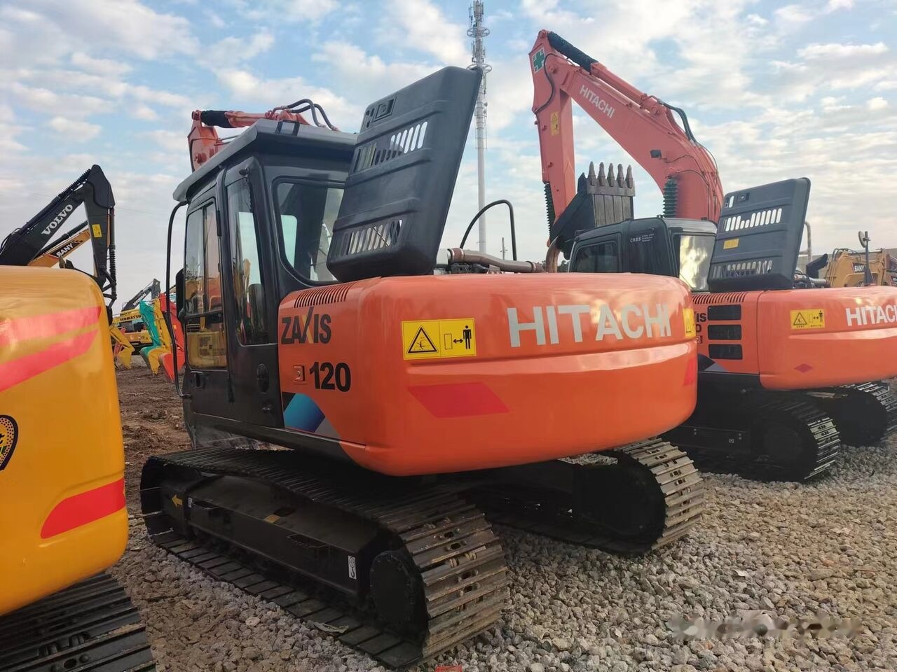Hitachi ZX120 - Escavadora de rastos: foto 2 Hitachi ZX120 - Escavadora de rastos: foto 2