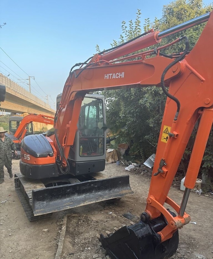Hitachi ZX55 - Mini escavadeira: foto 3 Hitachi ZX55 - Mini escavadeira: foto 3