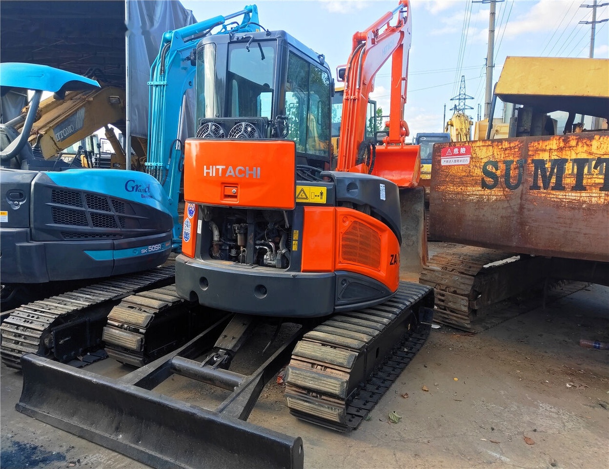 Hitachi ZX55 - Mini escavadeira: foto 1 Hitachi ZX55 - Mini escavadeira: foto 1
