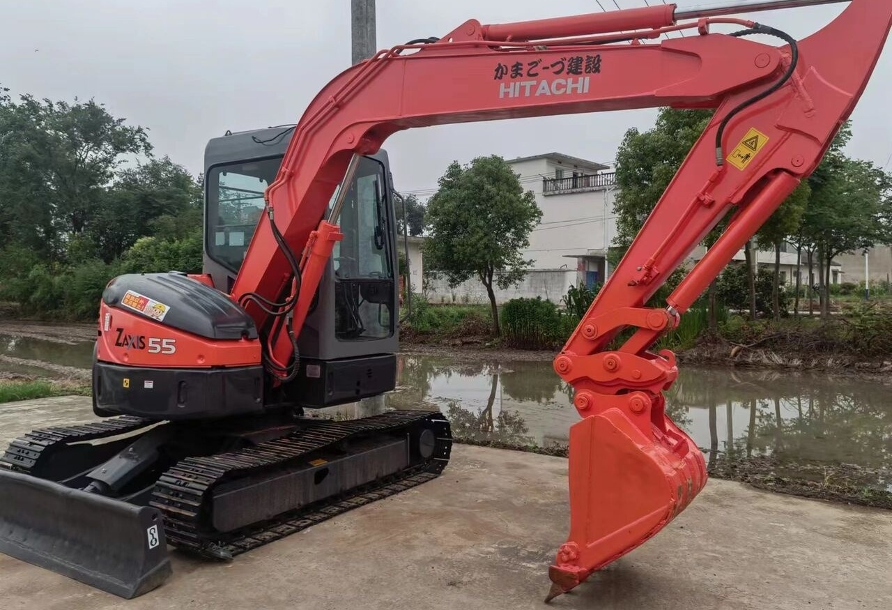 Hitachi ZX55 - Mini escavadeira: foto 2 Hitachi ZX55 - Mini escavadeira: foto 2