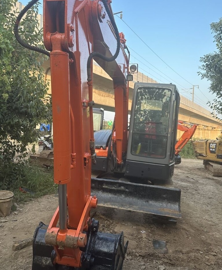 Hitachi ZX55 - Mini escavadeira: foto 4 Hitachi ZX55 - Mini escavadeira: foto 4
