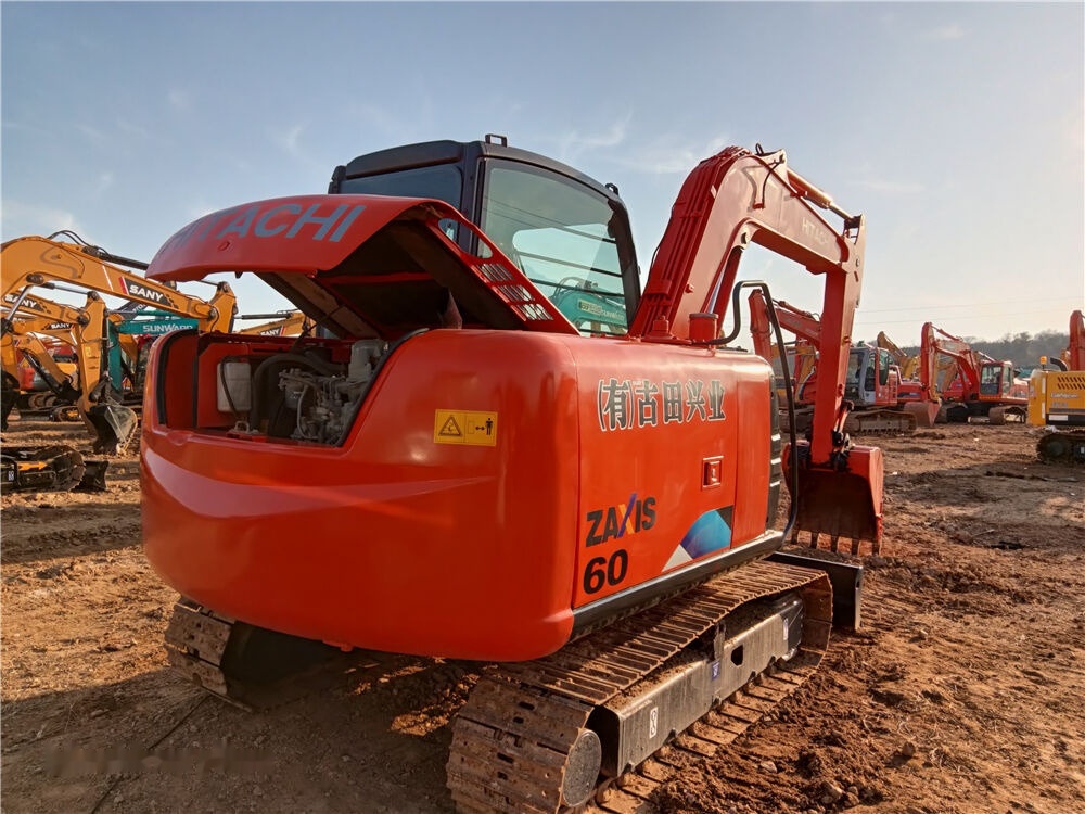 Locação financeira de Hitachi ZX60 Hitachi ZX60: foto 7