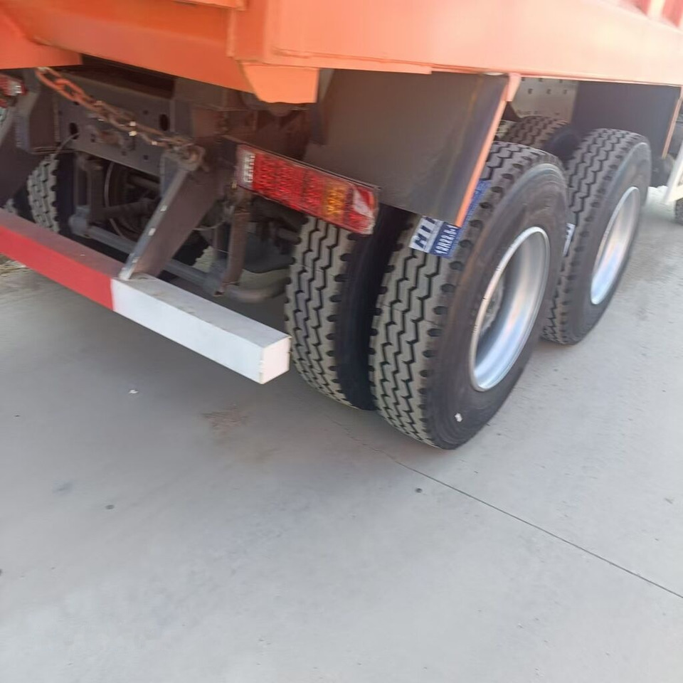 Howo 371 6*4 new tires - Camião basculante: foto 3 Howo 371 6*4 new tires - Camião basculante: foto 3