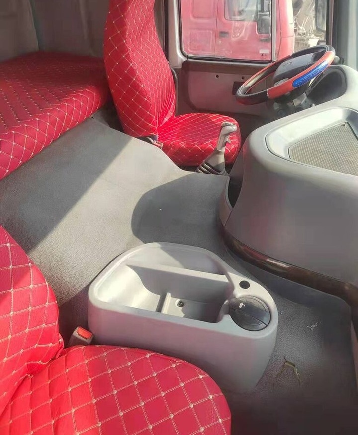 Howo 371 - Camião basculante, Camião grua: foto 1 Howo 371 - Camião basculante, Camião grua: foto 1