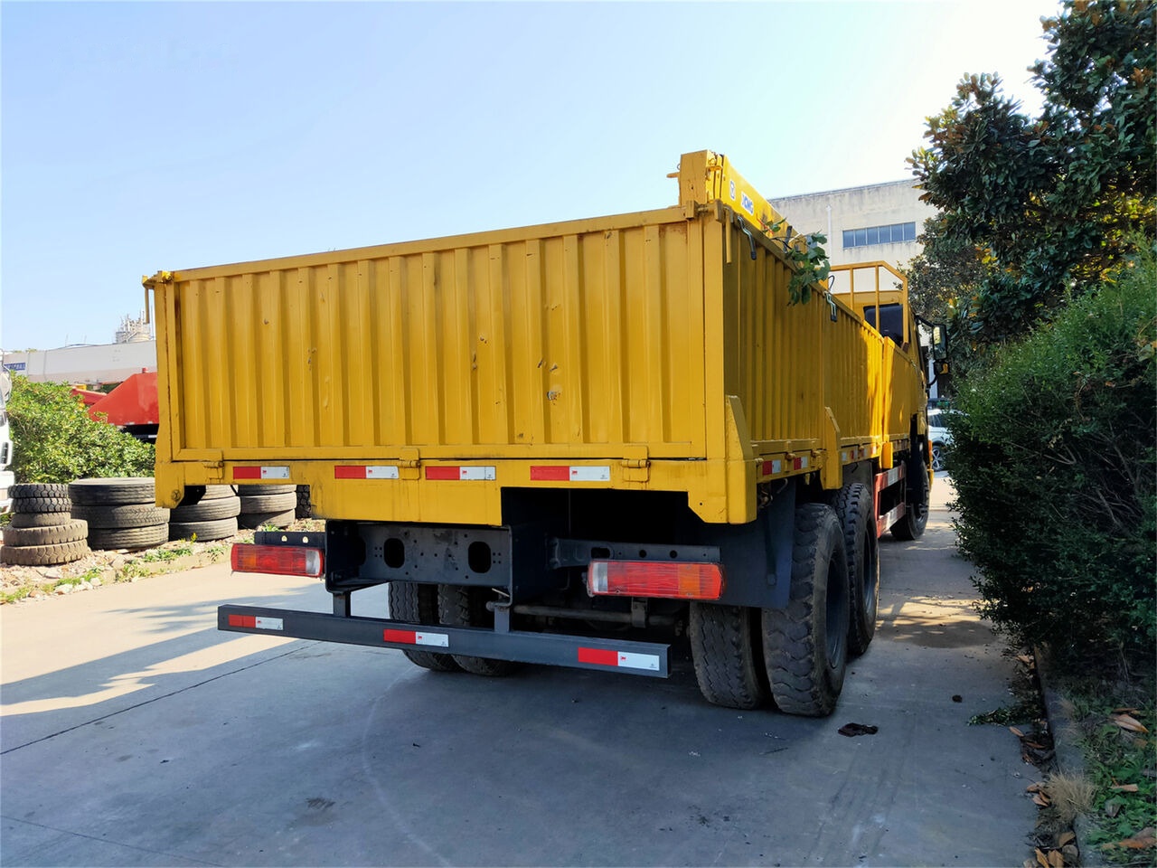 Howo 375 - Camião basculante, Camião grua: foto 4 Howo 375 - Camião basculante, Camião grua: foto 4