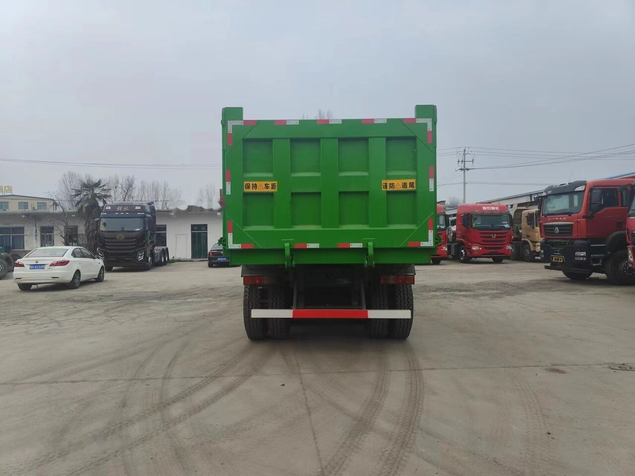 Howo G7W - Camião basculante: foto 4 Howo G7W - Camião basculante: foto 4