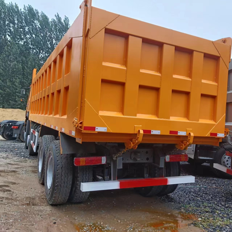 Howo HOWO 8x4 DUMP TRUCK - Camião basculante: foto 3 Howo HOWO 8x4 DUMP TRUCK - Camião basculante: foto 3