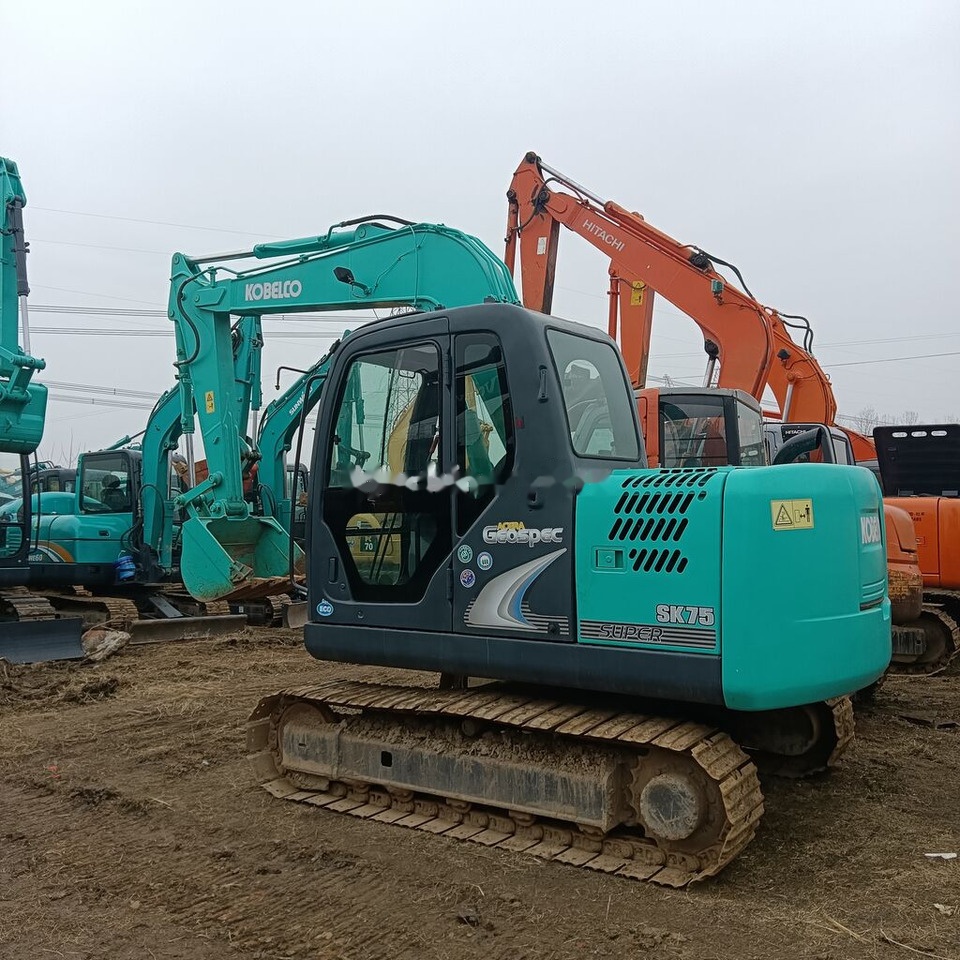Kobelco SK75-8 - Escavadora de rastos: foto 2 Kobelco SK75-8 - Escavadora de rastos: foto 2