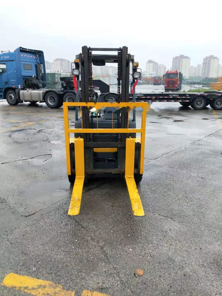 Komatsu FD30 - Empilhador a diesel: foto 5 Komatsu FD30 - Empilhador a diesel: foto 5