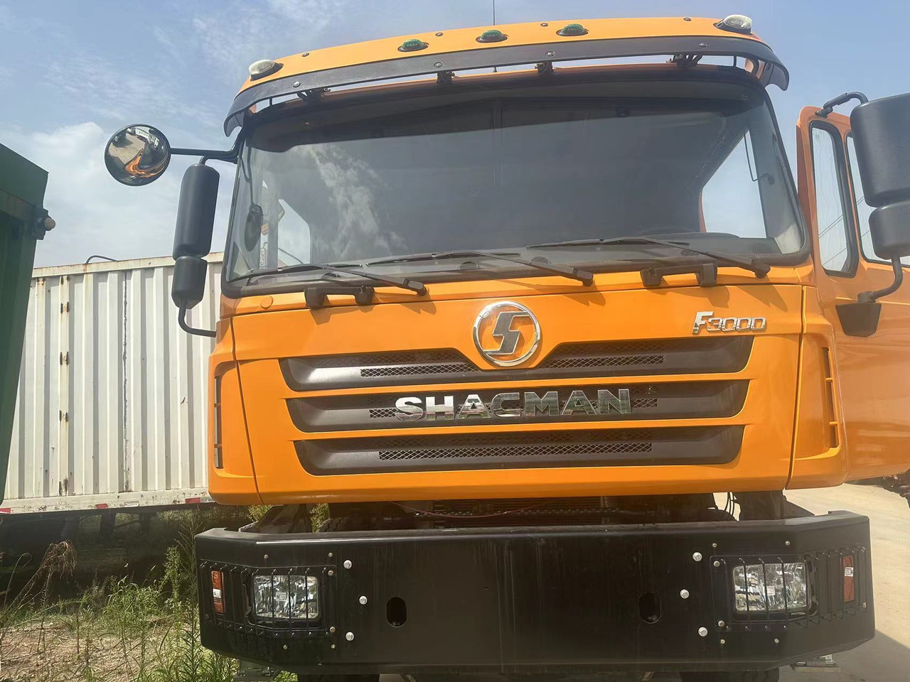 Shacman F3000 8x4 - Camião basculante: foto 3 Shacman F3000 8x4 - Camião basculante: foto 3